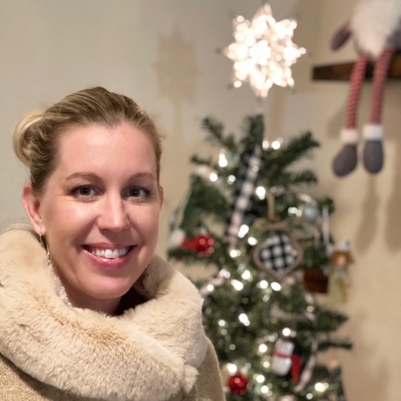 Meet your Posher, Heather - Picture 1 of 1